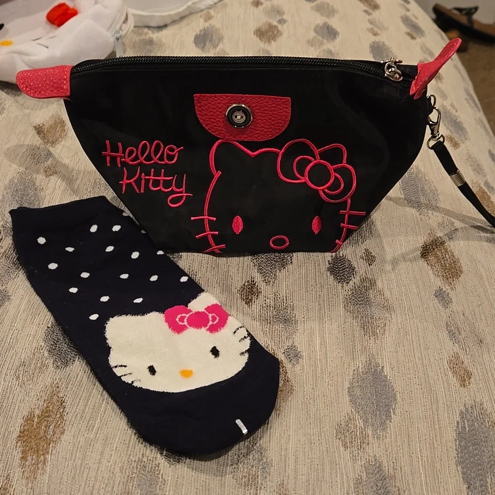 Hello Kitty large capacity waterproof wristlet bag with matching socks
